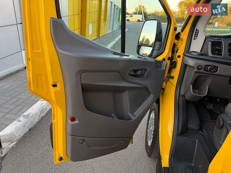 Грузовой фургон Ford Transit 2022 в Ирпене