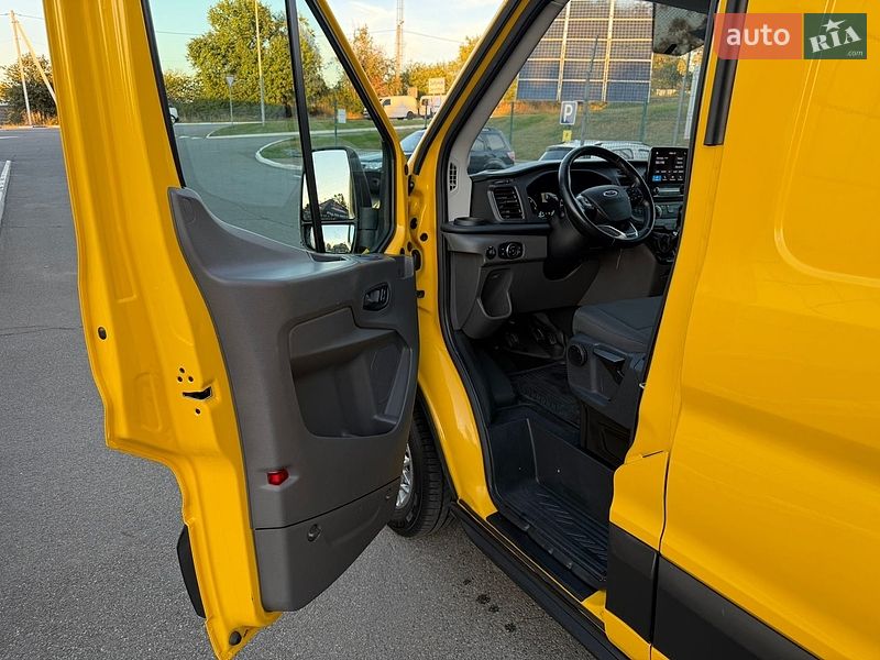 Грузовой фургон Ford Transit 2022 в Ирпене