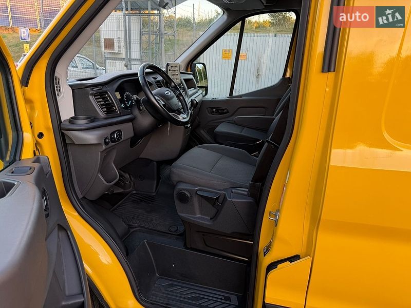 Вантажний фургон Ford Transit 2022 в Ірпені