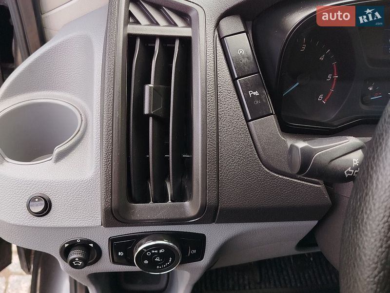 Вантажний фургон Ford Transit 2015 в Тетієві