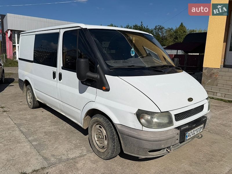 Грузопассажирский фургон Ford Transit 2005 в Солотвине