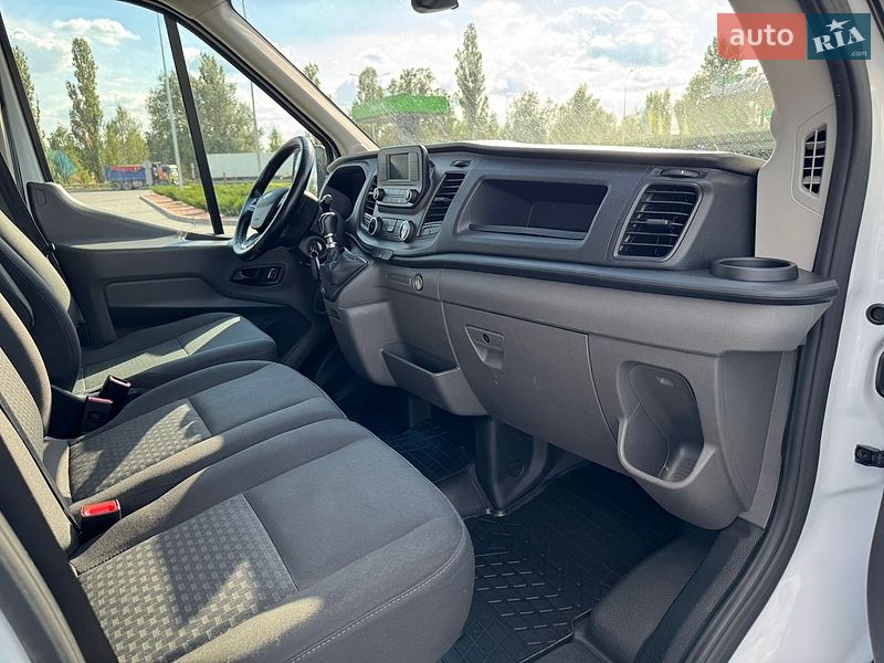 Вантажний фургон Ford Transit 2022 в Бучі