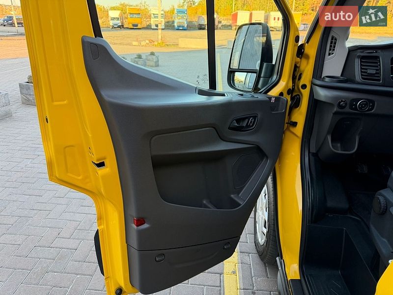 Грузовой фургон Ford Transit 2022 в Буче