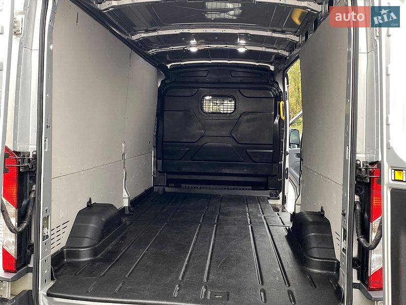 Вантажний фургон Ford Transit 2018 в Вінниці