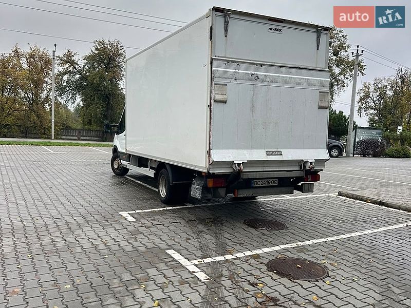 Вантажний фургон Ford Transit 2015 в Києві
