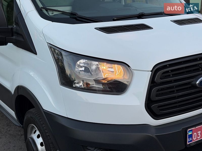 Грузовой фургон Ford Transit 2016 в Дубно