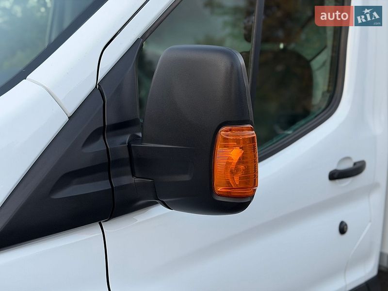 Грузовой фургон Ford Transit 2016 в Дубно