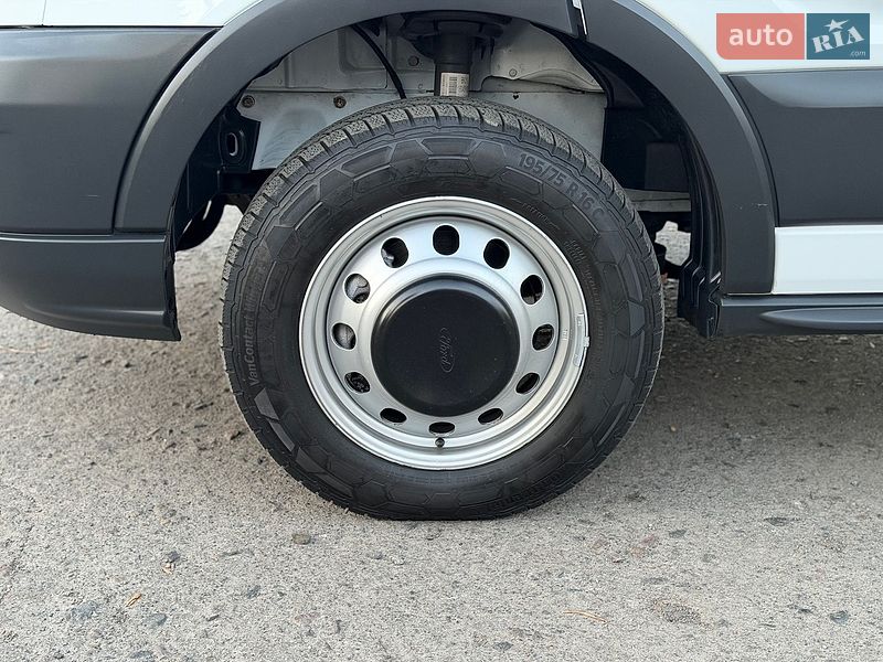 Грузовой фургон Ford Transit 2016 в Дубно