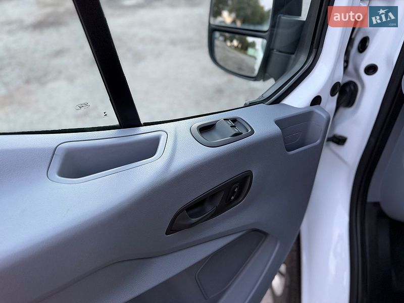 Грузовой фургон Ford Transit 2016 в Дубно