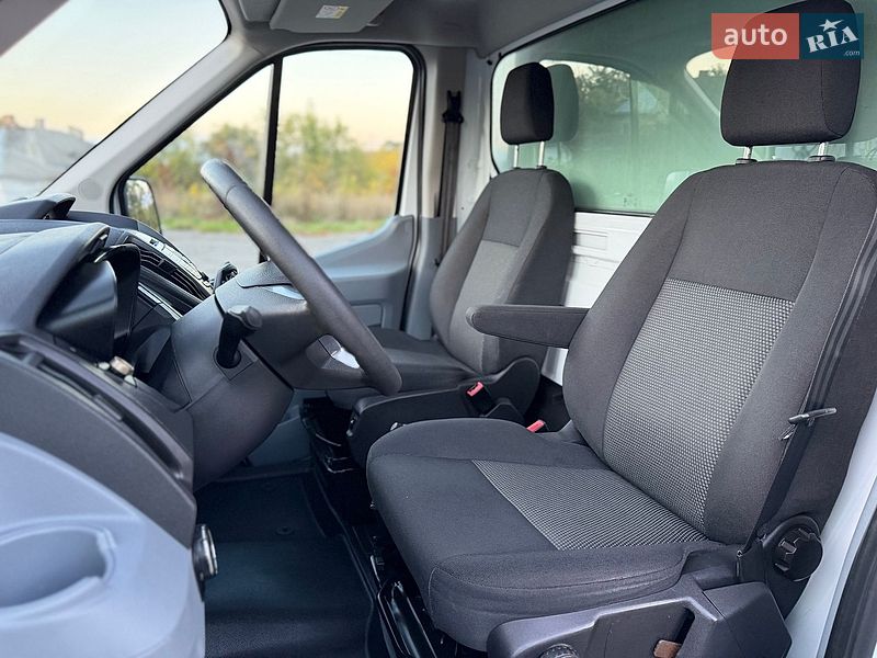 Грузовой фургон Ford Transit 2016 в Дубно