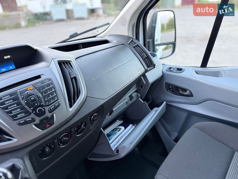 Грузовой фургон Ford Transit 2016 в Дубно