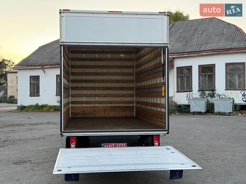 Грузовой фургон Ford Transit 2016 в Дубно