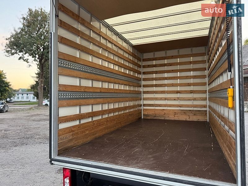 Грузовой фургон Ford Transit 2016 в Дубно