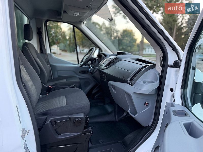 Грузовой фургон Ford Transit 2016 в Дубно