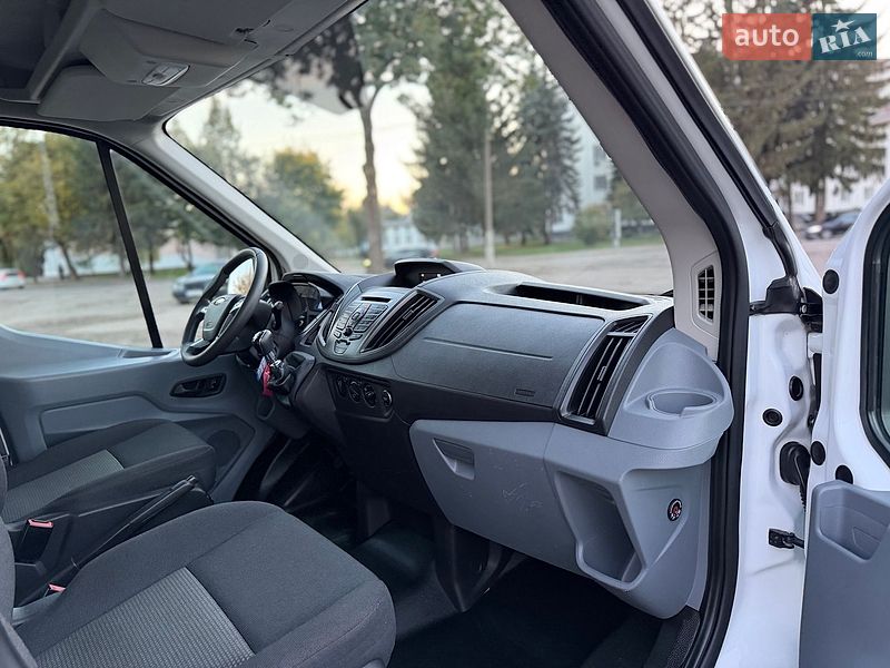 Грузовой фургон Ford Transit 2016 в Дубно