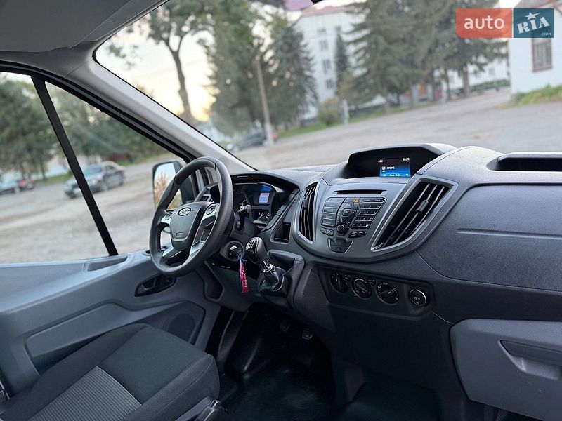 Грузовой фургон Ford Transit 2016 в Дубно