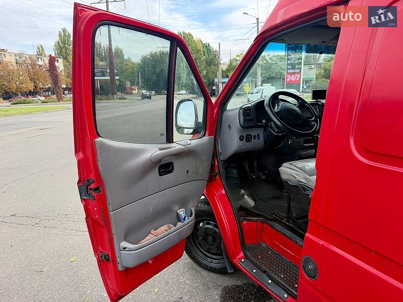 Вантажний фургон Ford Transit 2000 в Одесі