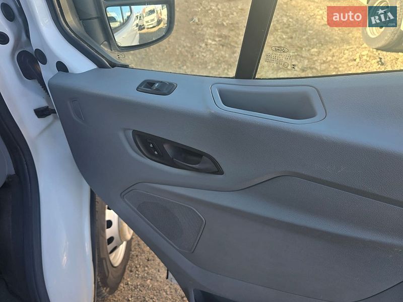 Борт Ford Transit 2018 в Стрию