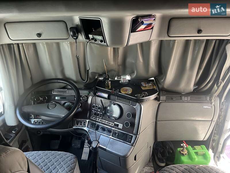 Тягач Freightliner Century 2000 в Одесі