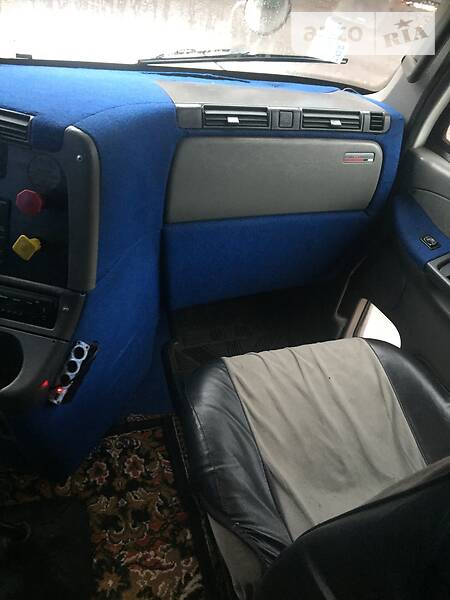 Тягач Freightliner Columbia 2003 в Киеве