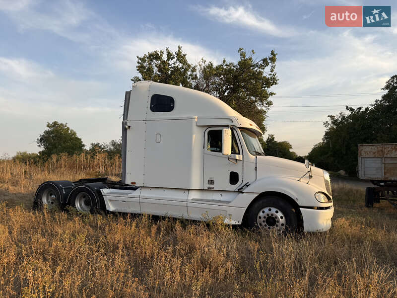 Контейнеровоз Freightliner Columbia 2003 в Арбузинке