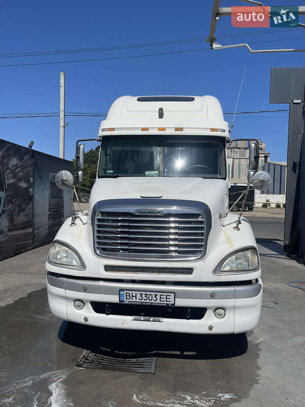 Freightliner Columbia 2002