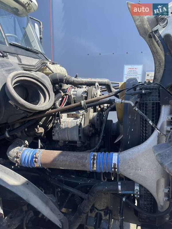 Тягач Freightliner Columbia 2002 в Одессе