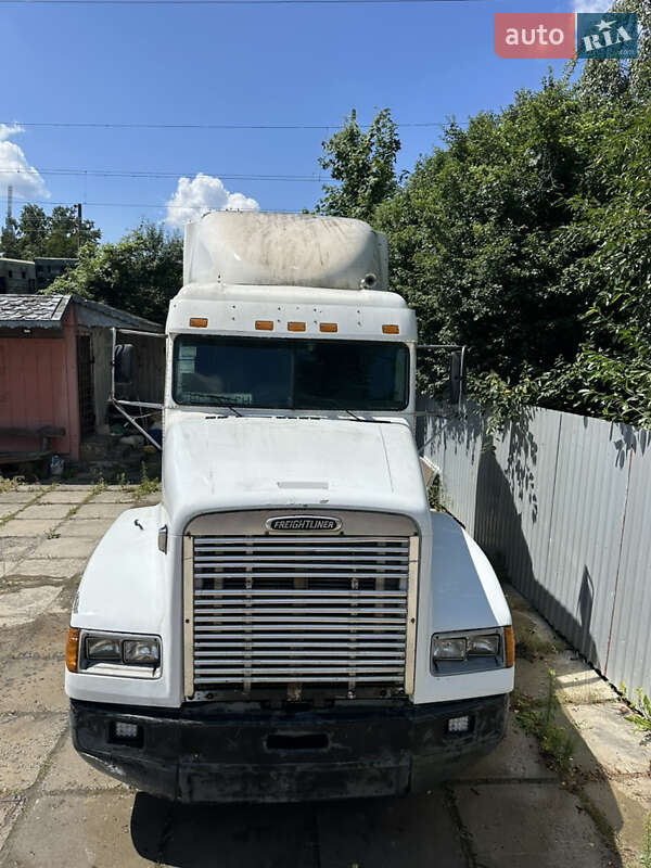 Тягач Freightliner FLD 2001 в Львове