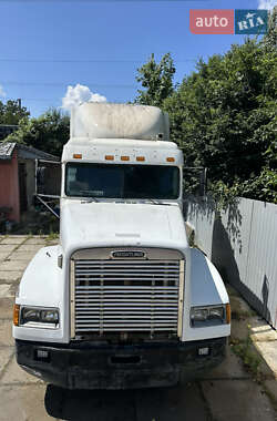 Тягач Freightliner FLD 2001 в 