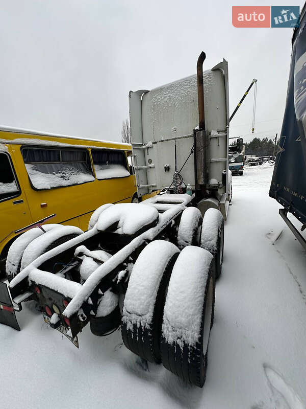 Тягач Freightliner FLD 2002 в Києві