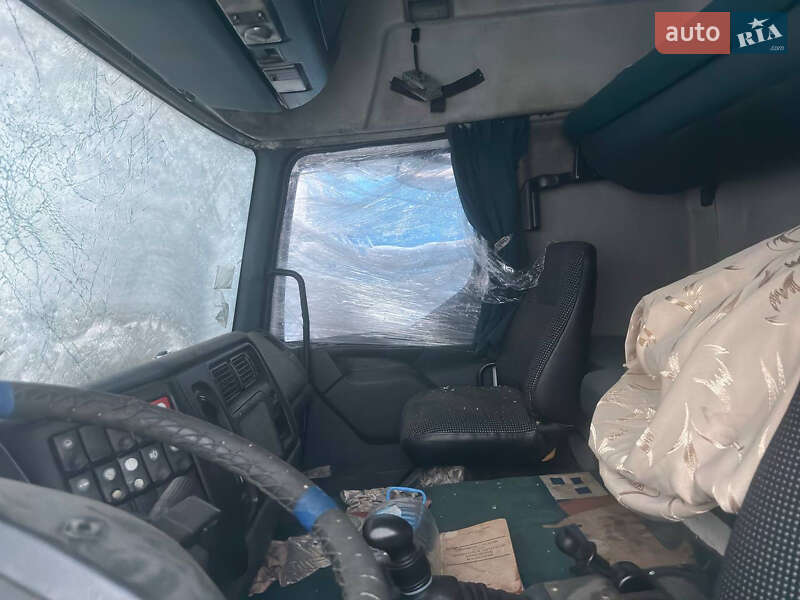 Тягач Freightliner FLD 2002 в Киеве