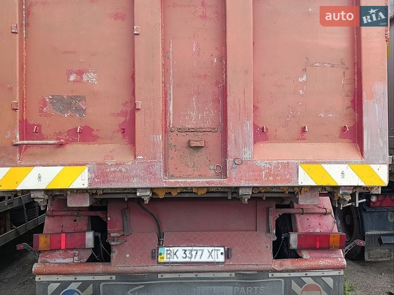 Тягач Freightliner FLD 2001 в Ровно