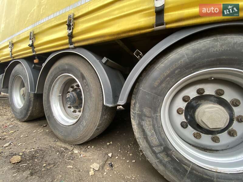 Платформа напівпричіп Fruehauf 01Y 2006 в Татарбунарах