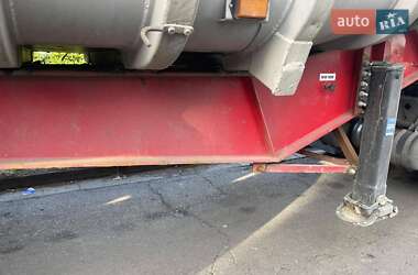 Зерновоз - напівпричіп Fruehauf 01Y 2003 в 