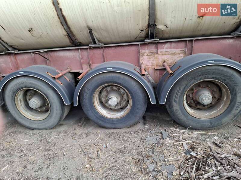 Цистерна напівпричіп Fruehauf BPV 1995 в Запоріжжі