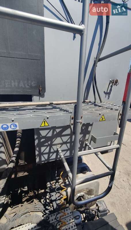 Зерновоз - полуприцеп Fruehauf D.3 2012 в Одессе