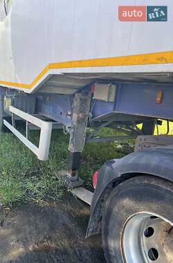 Самосвал полуприцеп Fruehauf D33C 2004 в 
