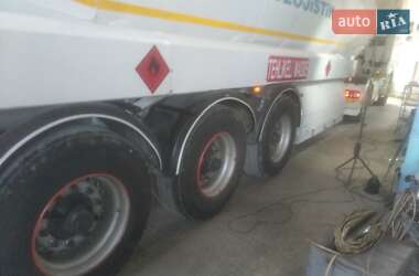 Цистерна полуприцеп Fruehauf DF 2006 в 