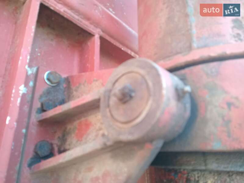 Самоскид напівпричіп Fruehauf DJD TA 3 1996 в Сокирянах