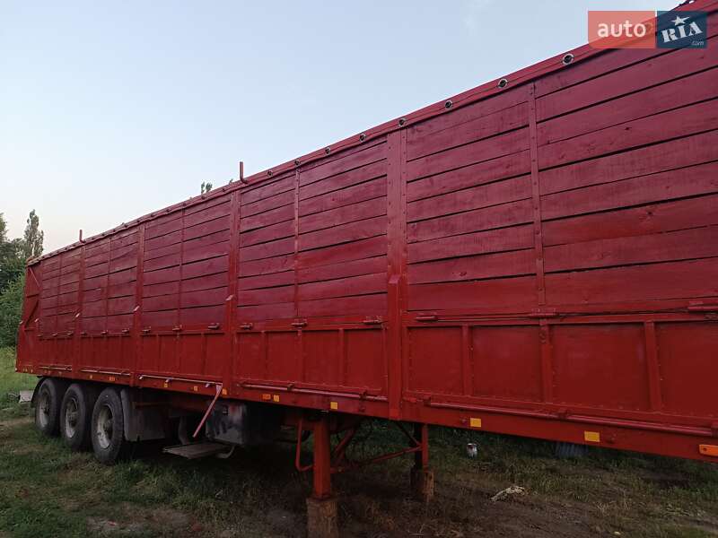 Бортовой полуприцеп Fruehauf F 1991 в Путивле