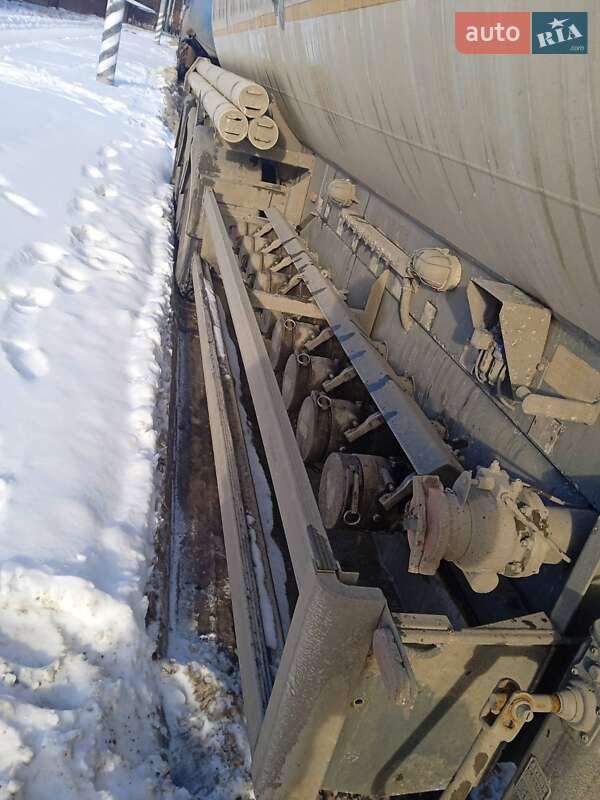 Цистерна полуприцеп Fruehauf France 1998 в Виннице