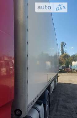 Ізотермічна будка Fruehauf Gt Trailor 2002 в Харкові