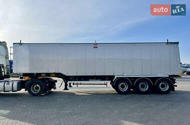 Зерновоз - напівпричіп Fruehauf SAF 2013 в Рівному