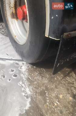 Бортовой полуприцеп Fruehauf T34 1999 в 