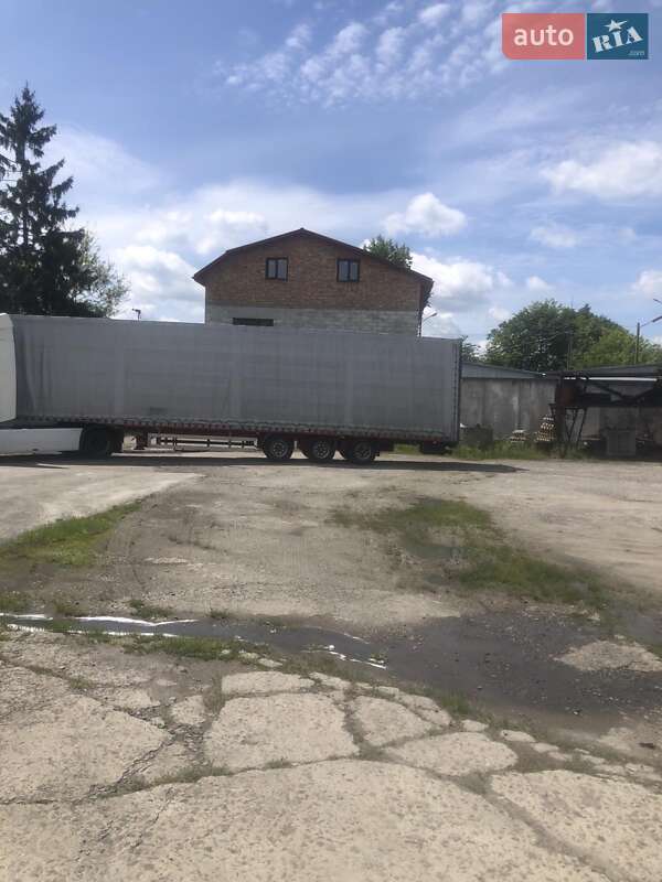 Бортовий напівпричіп Fruehauf T34 1999 в Львові