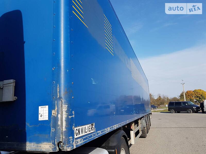 Изотермическая будка Fruehauf T34T1RP 2007 в Радехове