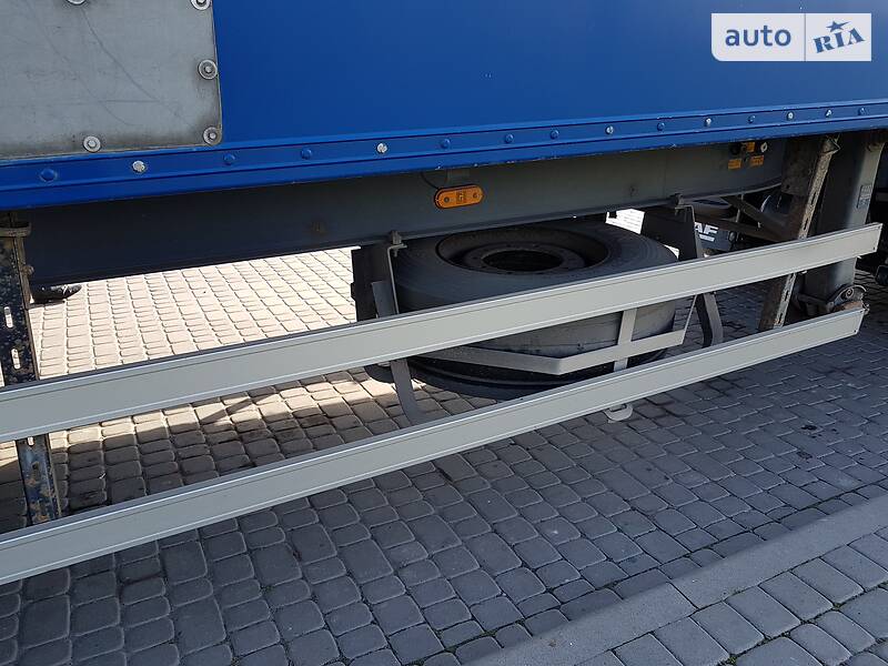 Изотермическая будка Fruehauf T34T1RP 2007 в Радехове