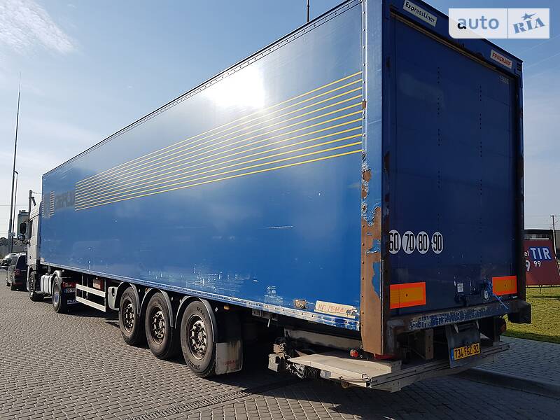 Изотермическая будка Fruehauf T34T1RP 2007 в Радехове