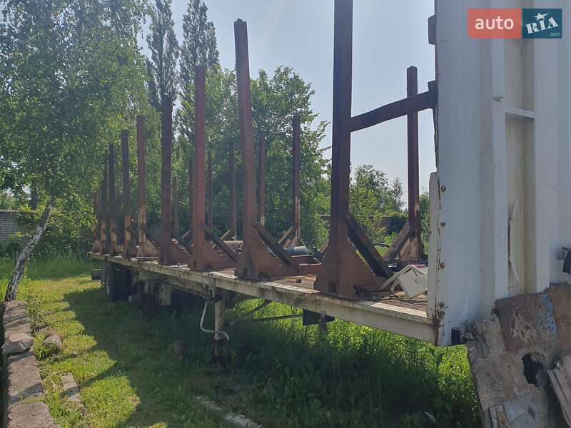Борт Fruehauf TF34C1 1990 в Коростене