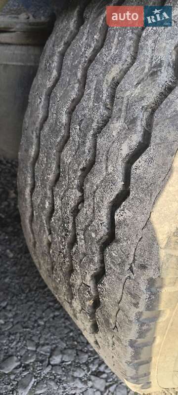 Зерновоз - полуприцеп Fruehauf TF34C1 1998 в Гайвороне